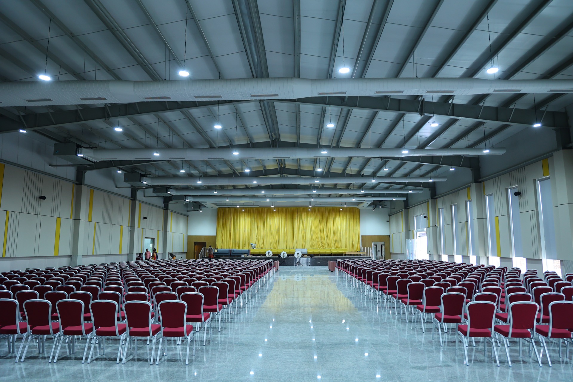 The grand pillarless banquet hall at GVSR Convention